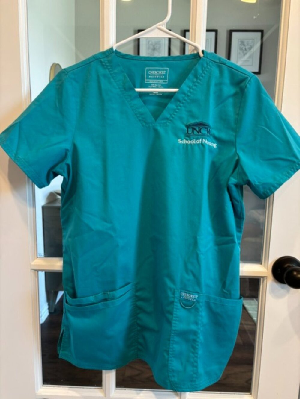 UNC-Wilmington School of Nursing Scrub Top - Size Small